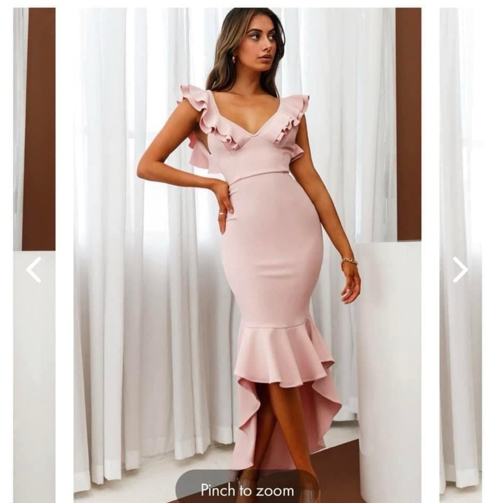 Brand new selfie Leslie pink dress